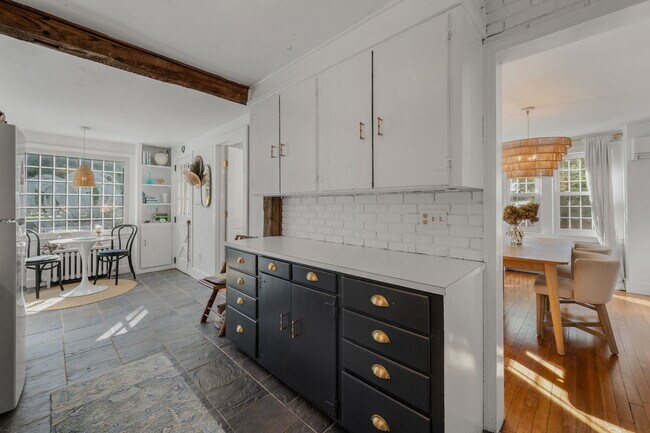 Building Photo - 105 Sill Ln