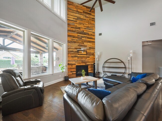 Building Photo - 23815 Dolci Ln