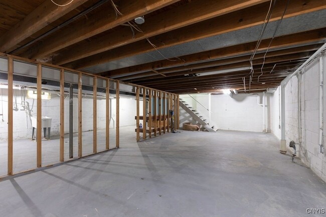 Building Photo - 117 Treeland Cir