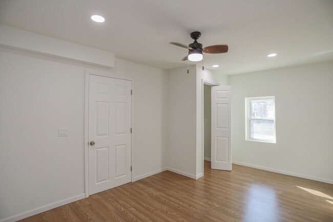 Building Photo - 3300 N Kildare Ave