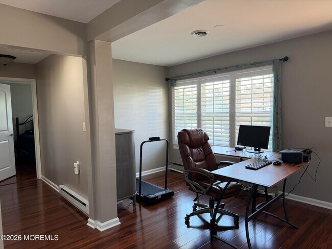 Building Photo - 116B Buckingham Dr