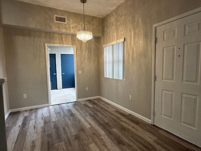Building Photo - BEAUTIFUL 3BD/2BATH CONDO!