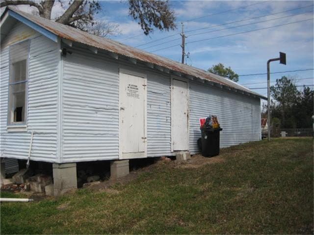 Building Photo - 503 Main St