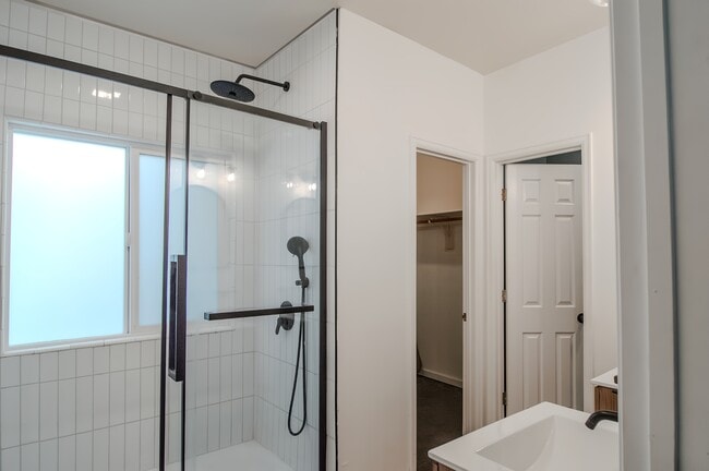 Building Photo - 4145 Autumn Heights Dr