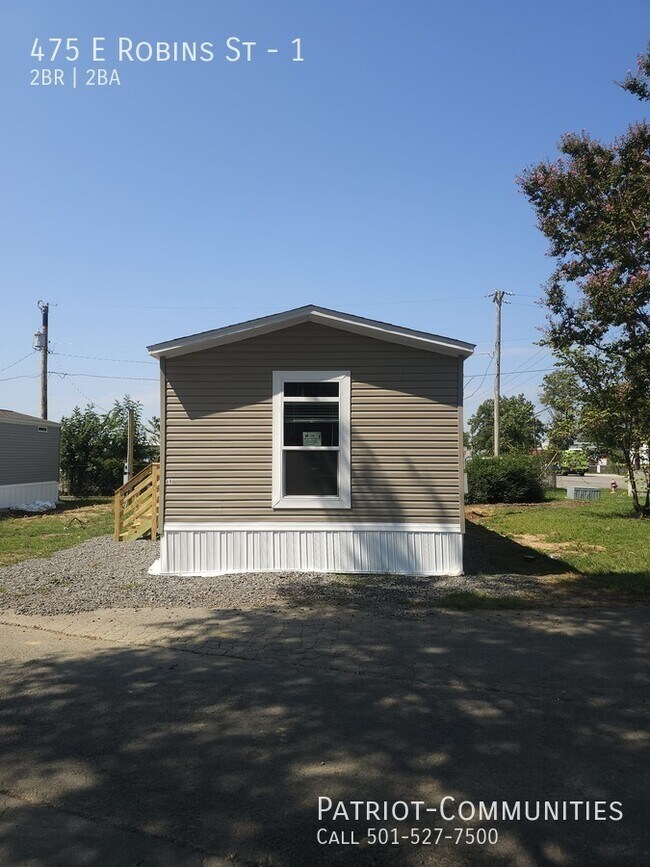 Building Photo - 475 E Robins St