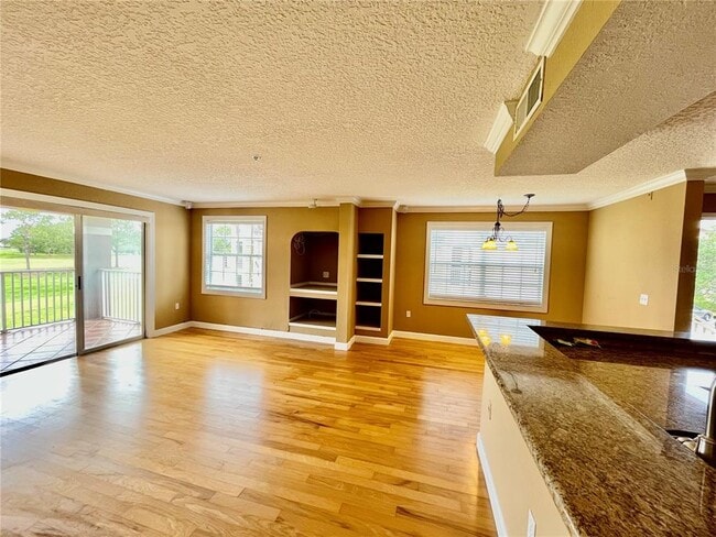 Building Photo - 13827 Fairway Island Dr