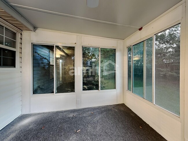 Building Photo - 2717 Oak Meadow Ln