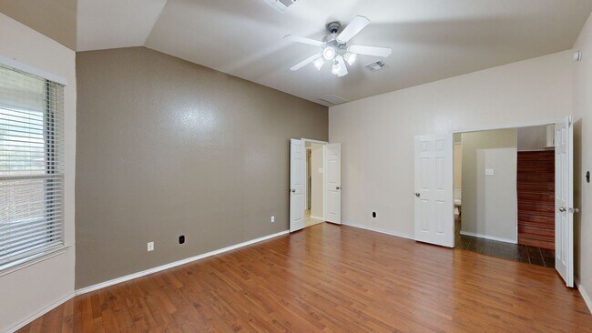 Building Photo - $2,095 FOR A GORGEOUS HOME BY FORT HOOD!