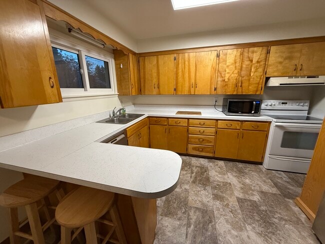 Building Photo - 1127 E Reynolds St