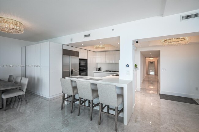 Building Photo - 3535 S Ocean Dr