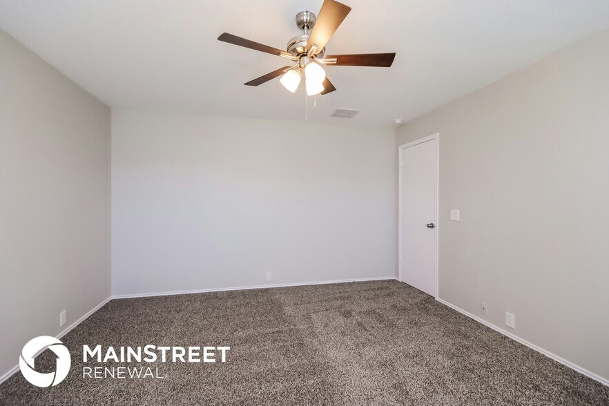 Building Photo - 819 Grand Plains Dr