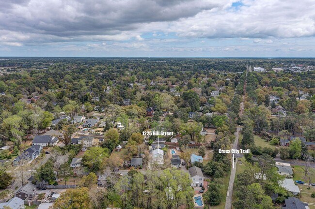 Building Photo - Midtown Rental in Forest Hills