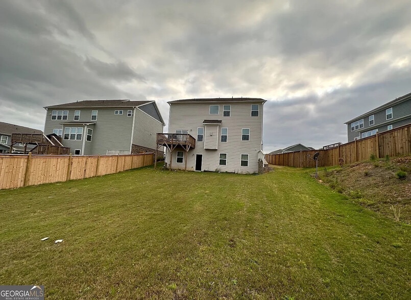 Building Photo - Room in House on Benjamin Dr