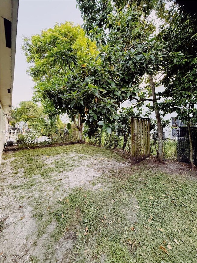 Building Photo - 7653 NW 74th Ave