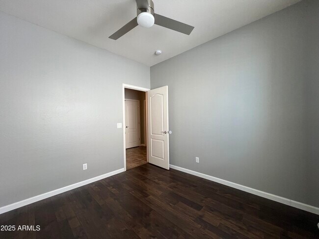Building Photo - 6729 S Pewter Way