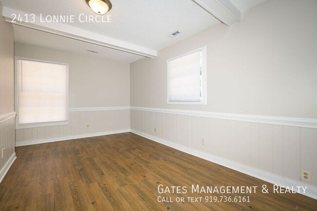 Building Photo - 2413 Lonnie Cir S