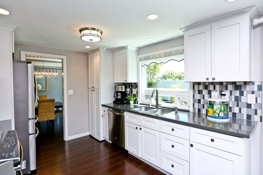 Primary Photo - 3088 Sombrero Cir