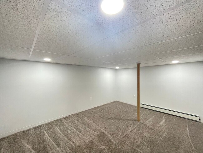 Building Photo - 396 Amory St