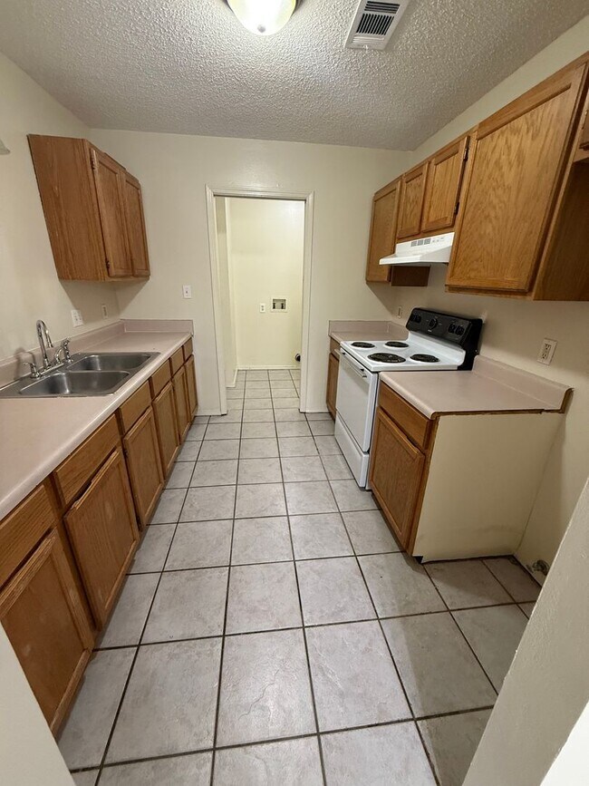 Building Photo - 222-224 Cane Hill St