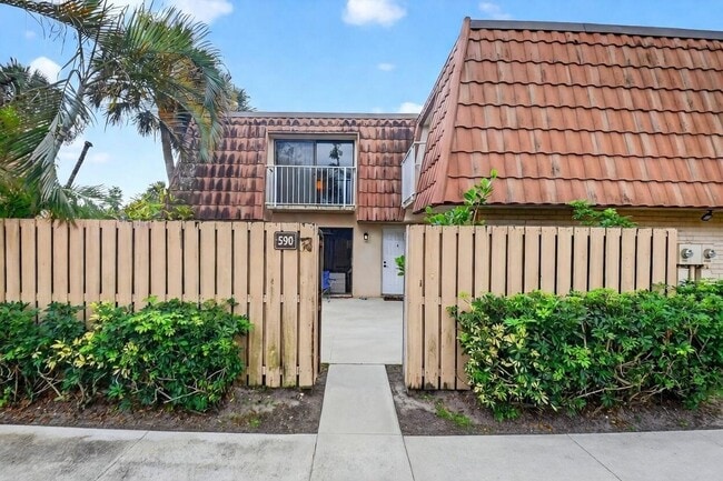 Building Photo - 590 Green Springs Pl