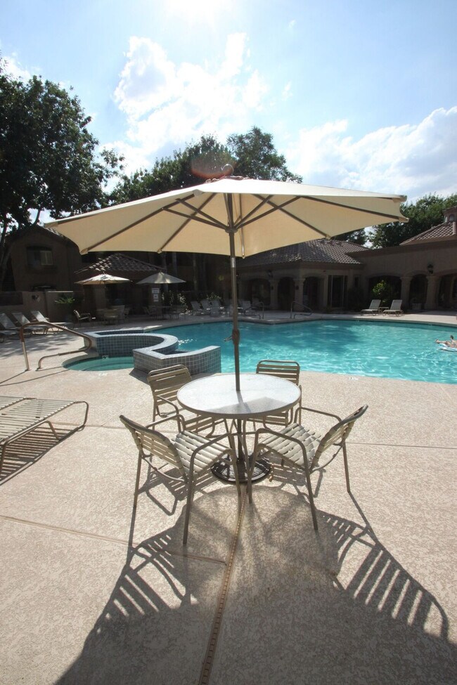 Building Photo - 15095 N Thompson Peak Pkwy