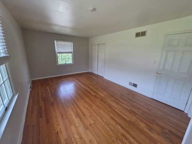 Building Photo - 146 Honora Dr