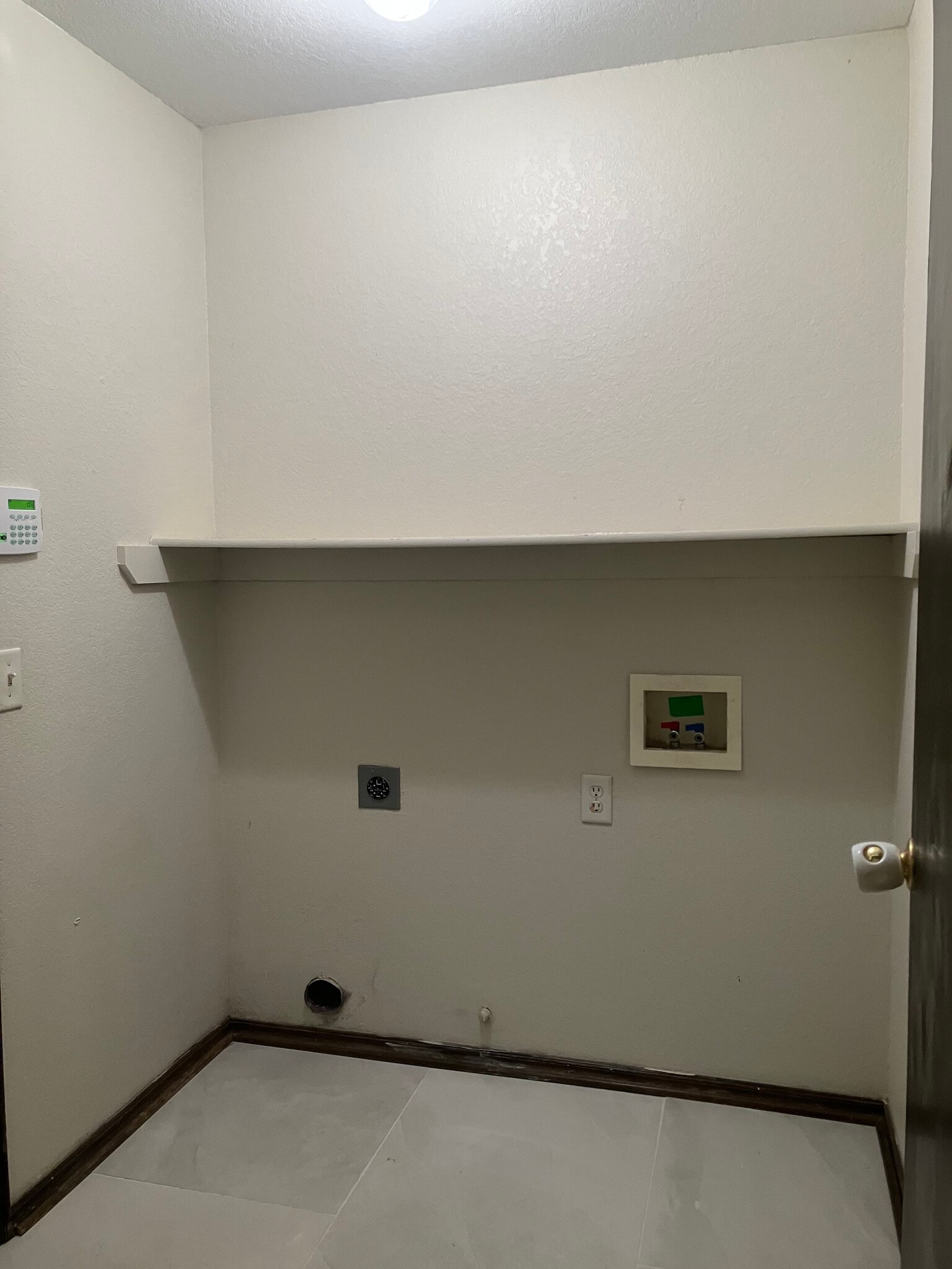 Building Photo - 16300 Seminole Dr