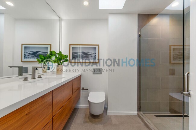 Building Photo - Gated Tiburon Bayfront Estate | Sweeping Bay Views & Pool - FOUNDATION