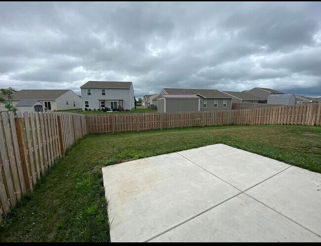 Building Photo - BRITTANY CHASE...3 Bedroom 2 bath