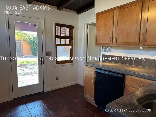 Building Photo - 3004 EAST ADAMS-