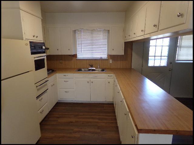 Building Photo - 408 Pickwick Ln