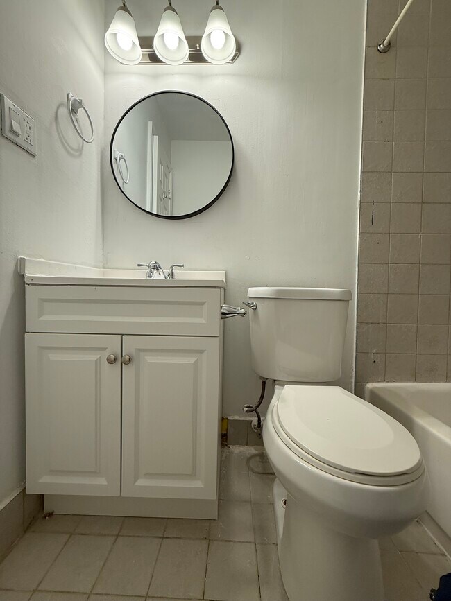 Building Photo - 238 Stevenson Square