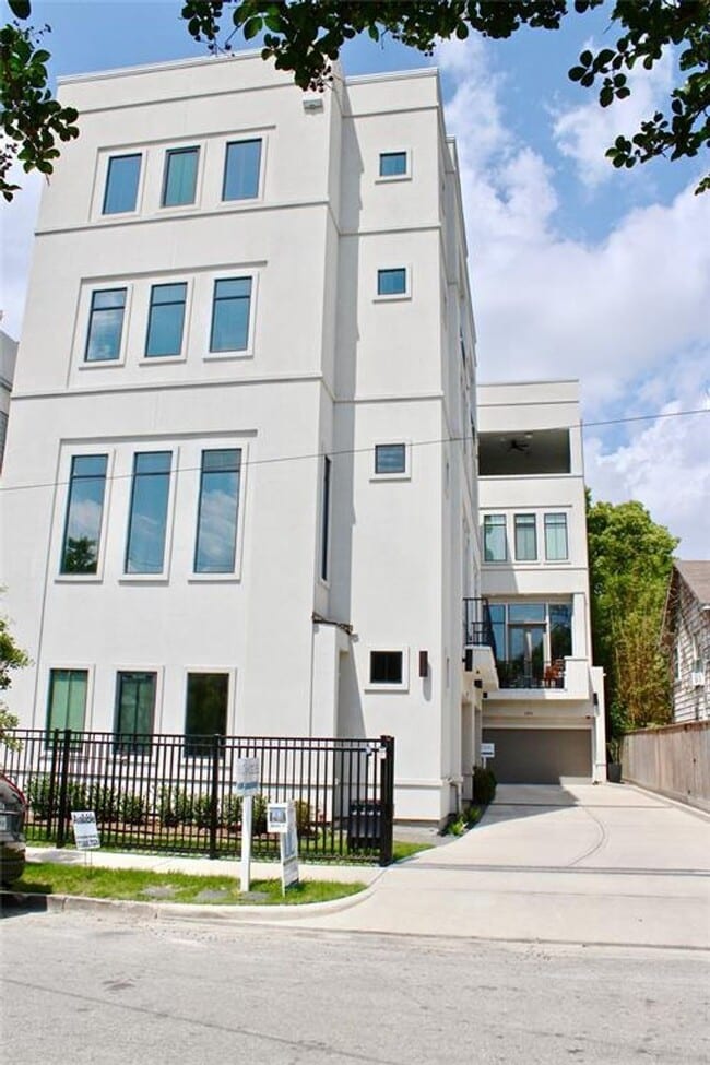 Building Photo - 2512 Morgan St