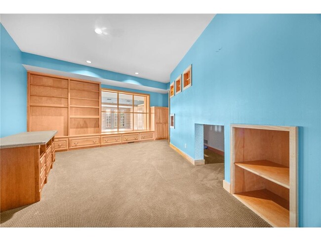 Building Photo - 1560 Bluff Creek Dr