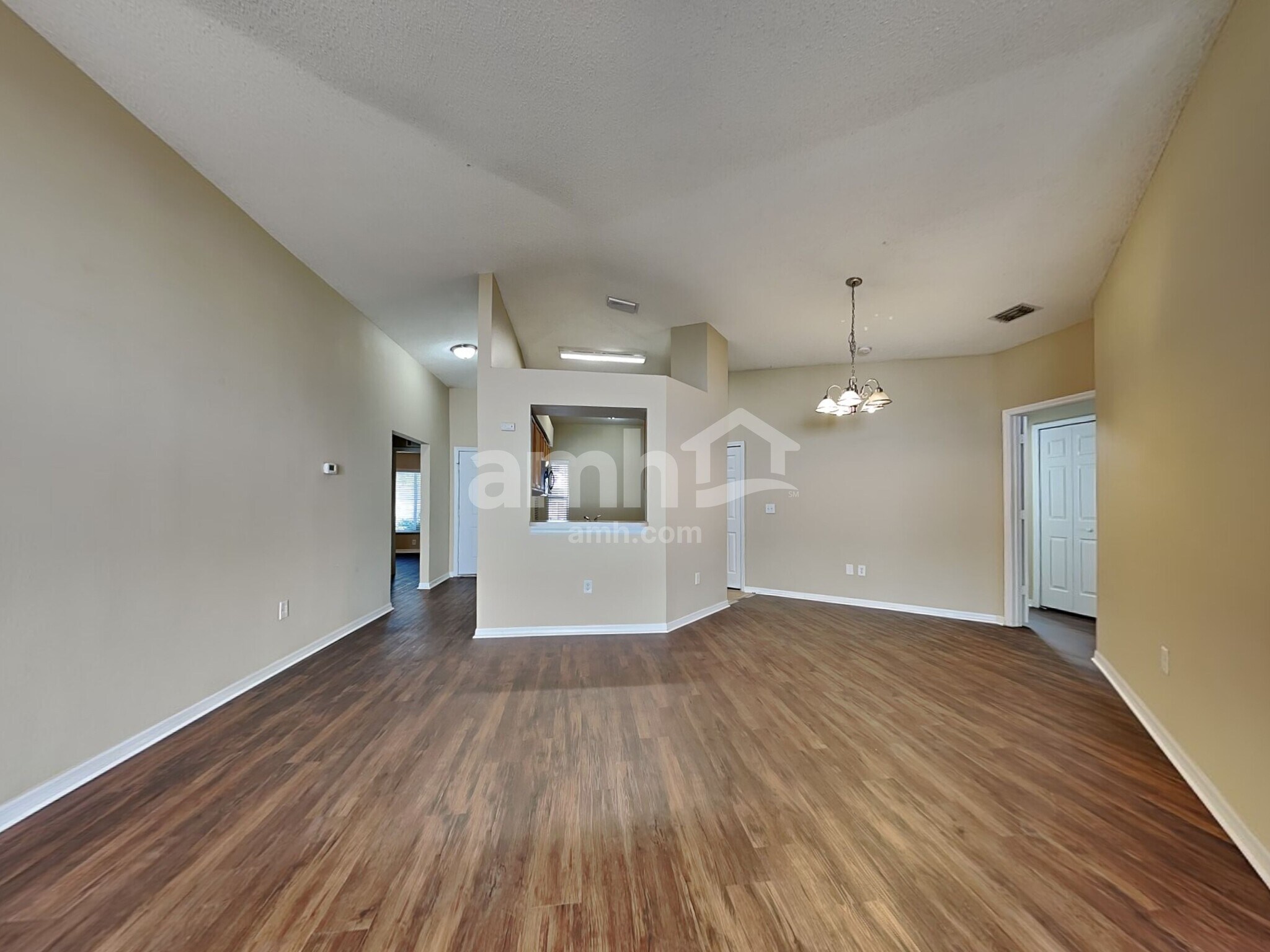 Building Photo - 3144 Summer House Dr