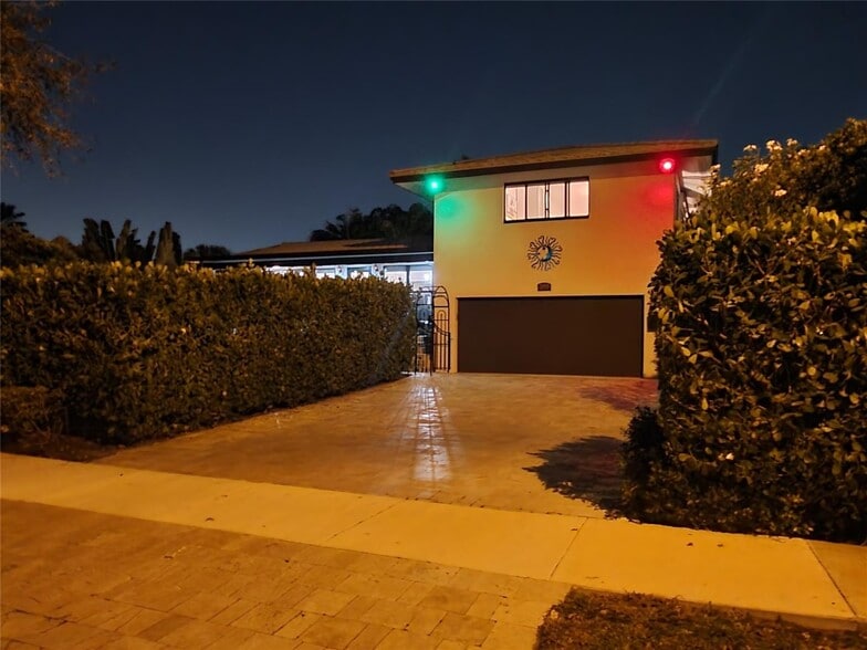 Building Photo - 2009 Admirals Way
