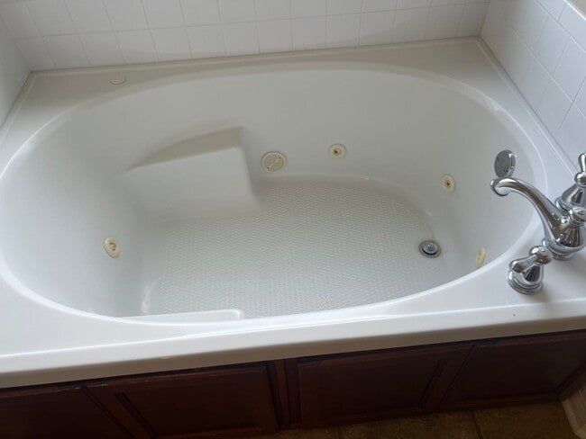 Building Photo - KINGS POINT-GATED COMMUNITY NEAR LSUS COLLEGE