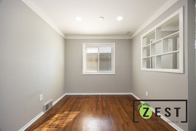 Building Photo - 3 BD 1 BA HOME AVAILABLE NOW! 1,300 Monthly