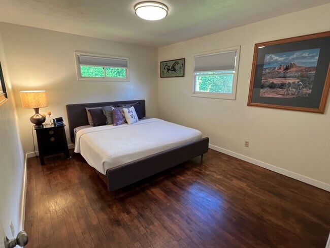 Building Photo - 2322 Fifth St