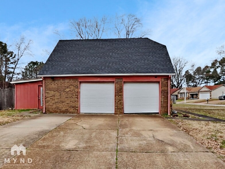 Building Photo - 6827 Starkenburg Ln