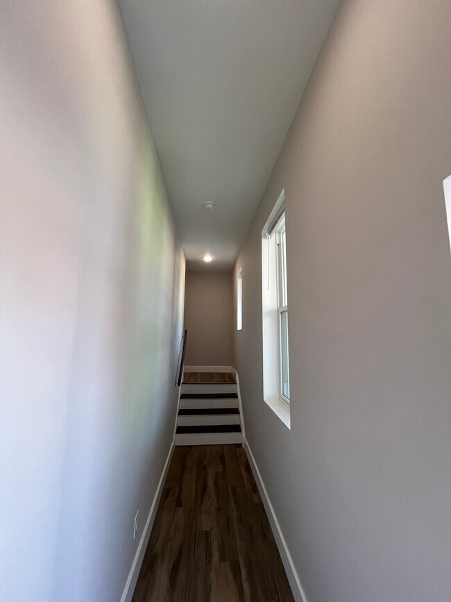 Building Photo - 4443 Morganford Rd