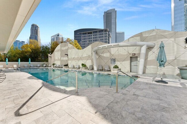 Building Photo - 3338 Peachtree Rd NE