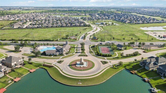 Building Photo - 24023 Lake Molveno Dr