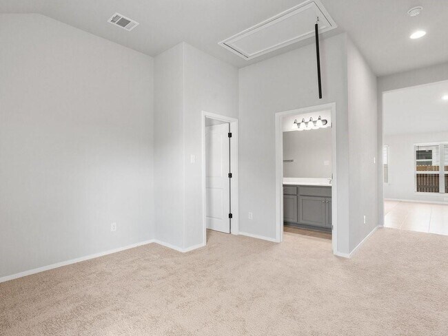 Building Photo - 308 Rimrock Ct