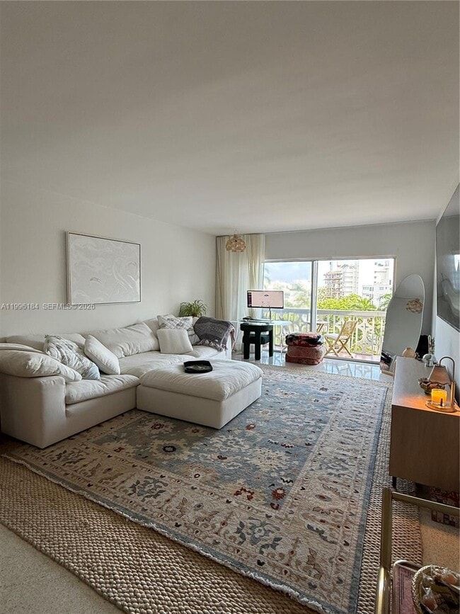 Building Photo - 9700 W Bay Harbor Dr