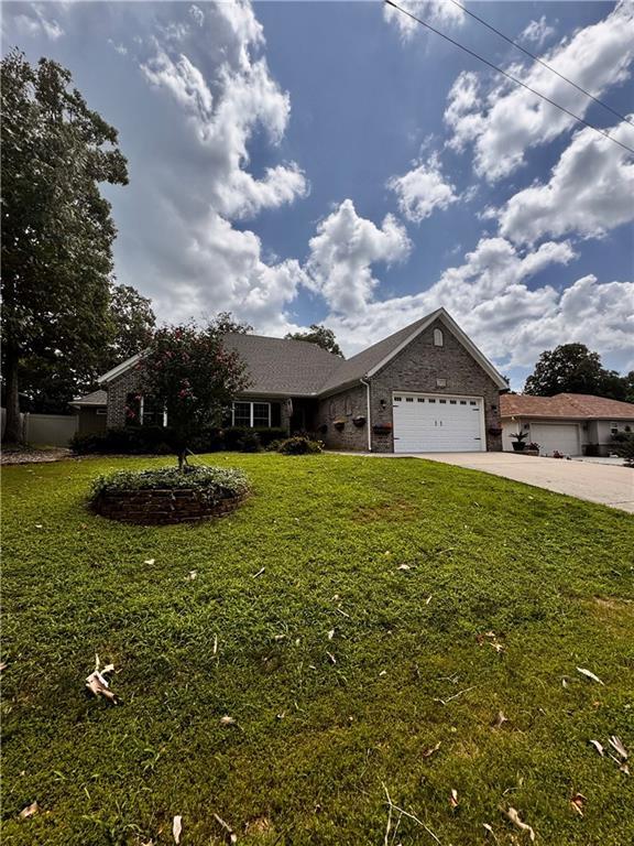 Building Photo - 15 Thackery Ln
