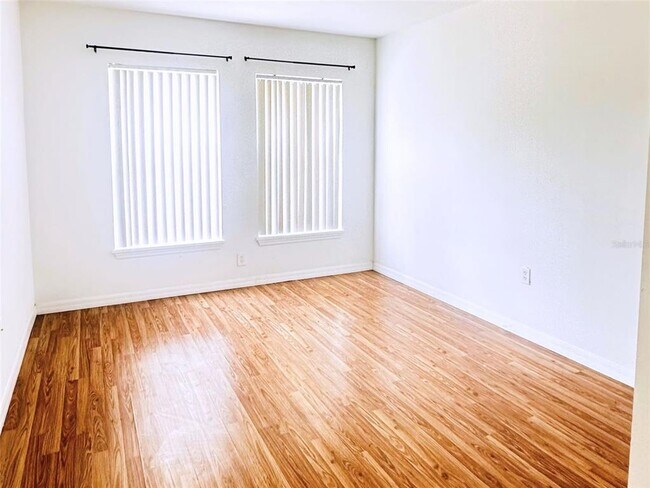 Building Photo - 2770 Club Cortile Cir