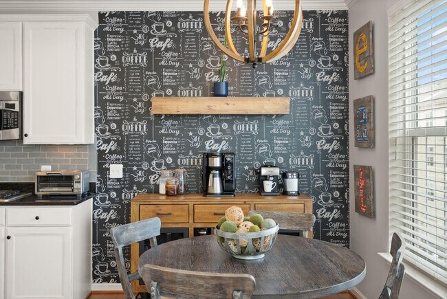 Building Photo - 9502 Lee Ct