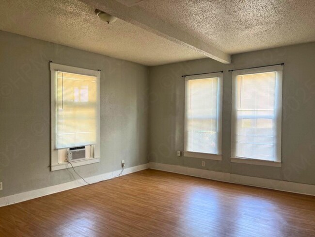 Building Photo - 816 Hays St