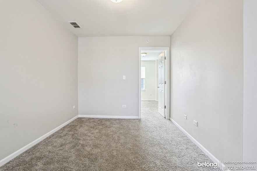 Building Photo - 2909 Madison Dr